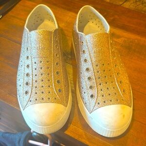 Native shoes 11 gold sparkle